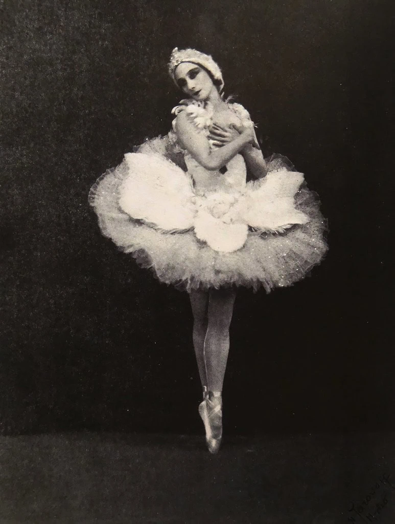 anna pavlova style icon