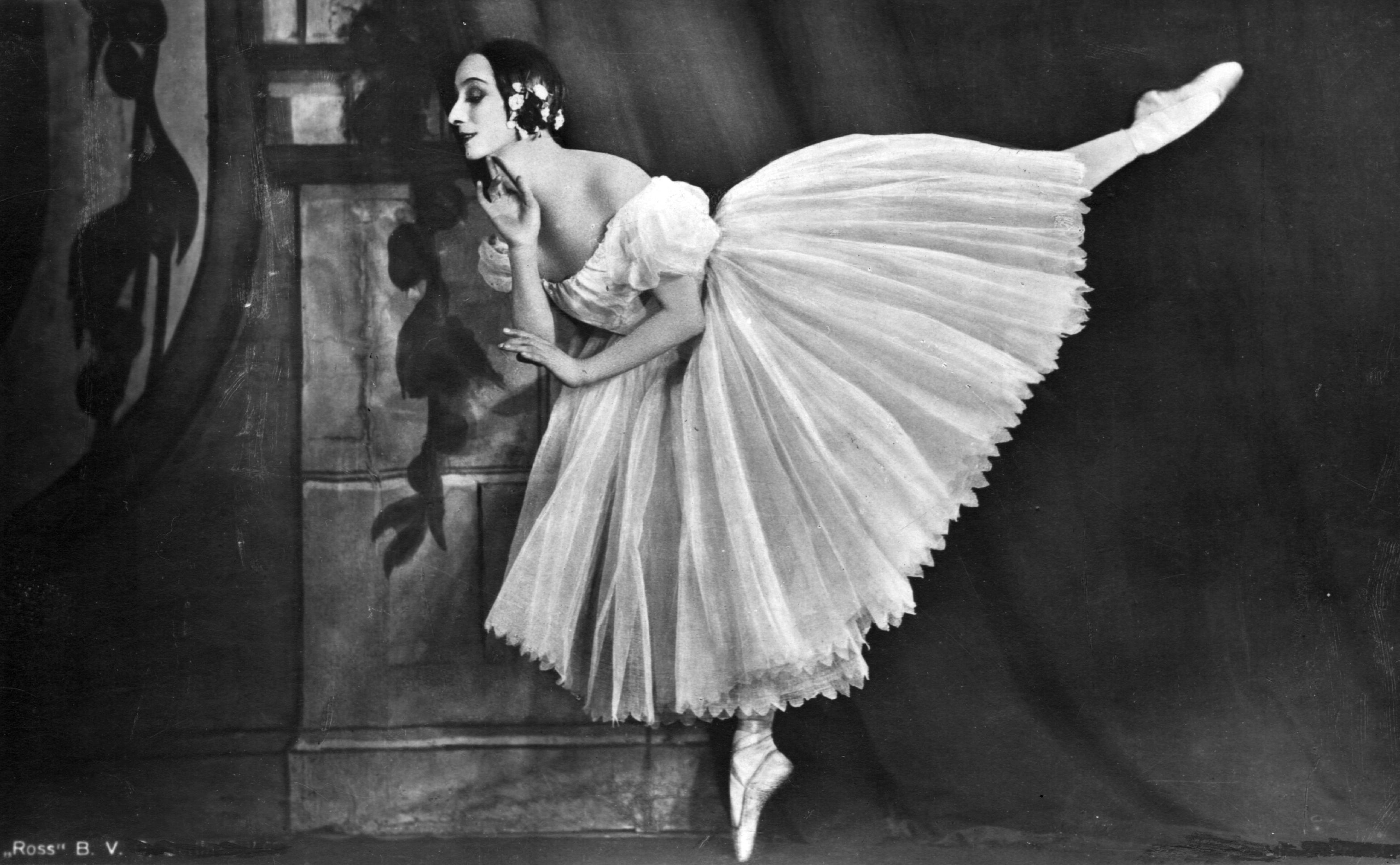anna pavlova style icon