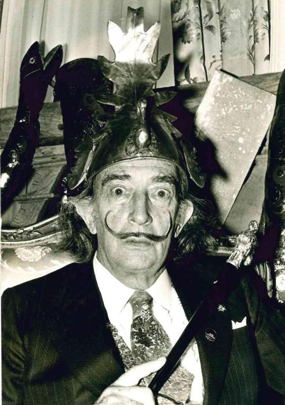 salvador dali hat