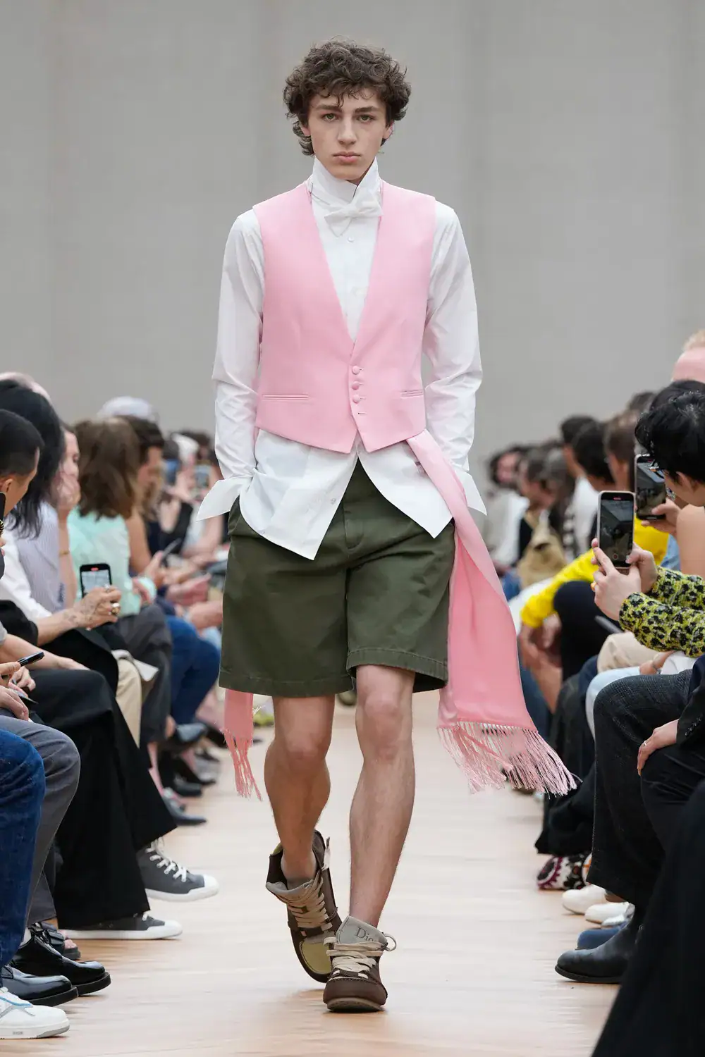 希少ジョンガリアーノ期　Christian Dior トロッター桜デザインパンツ The Pink Shorts at Dior Spring 2026 Menswear | Sudden Chic