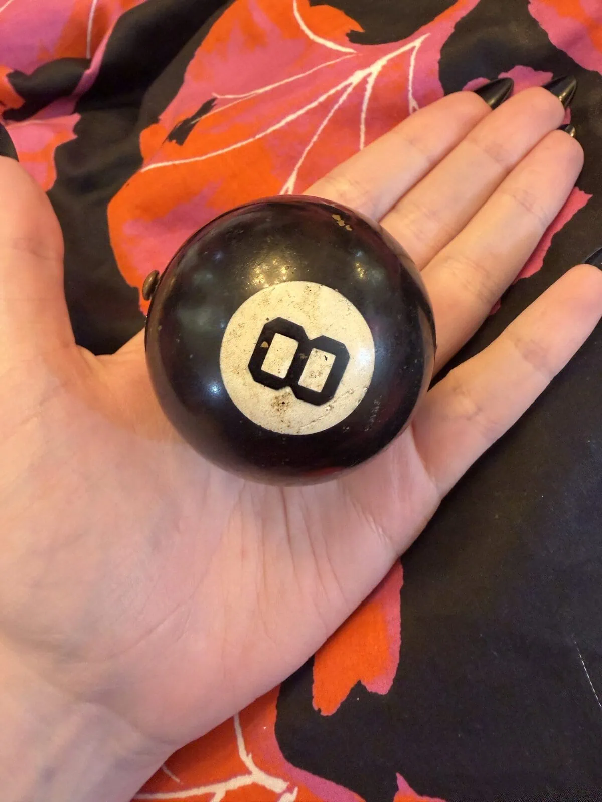 Vintage 1950s Wadsworth 8-Ball Compact