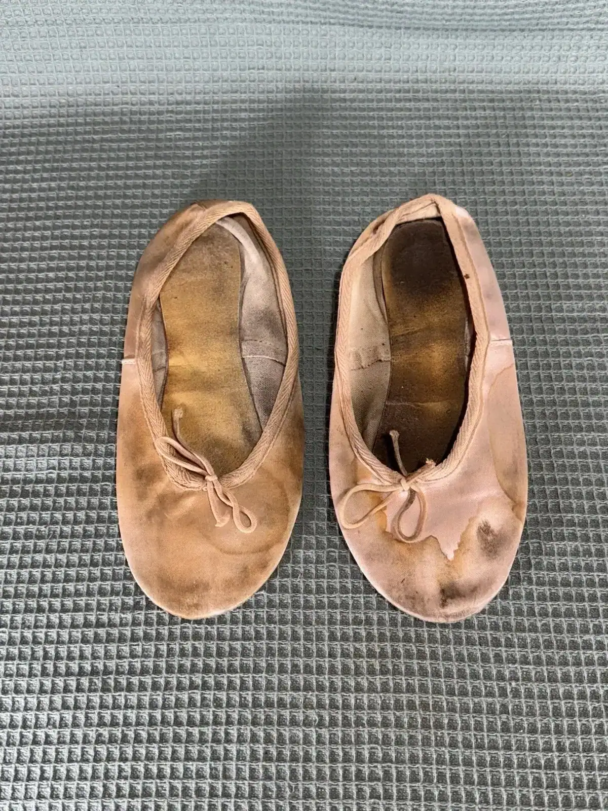amy winehouse ballet flats